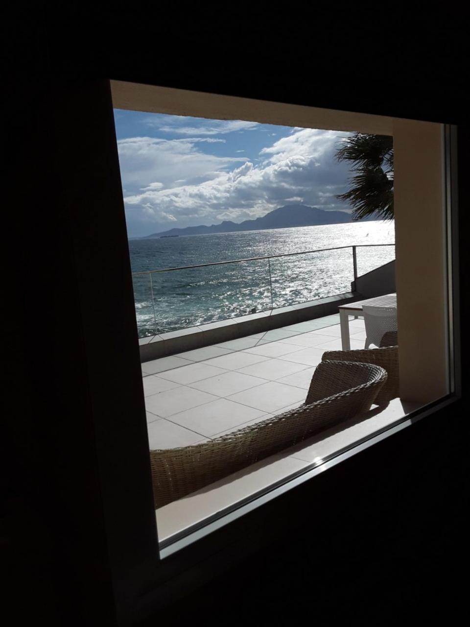 Punta Carnero Hostal Algeciras Eksteriør bilde